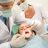 dentista bambino carie denti fumo sigaretta tabacco