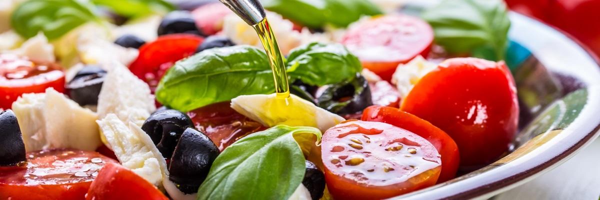 Gli italiani si allontano dalla Dieta mediterranea