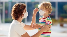 L'uso di mascherine dopo il raggiungimento del target vaccinale migliora gli esiti
