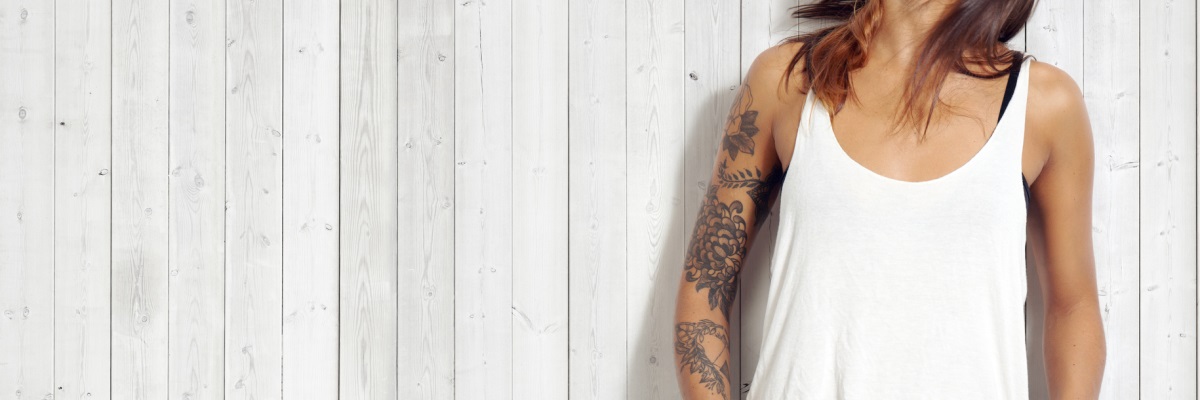 Adolescenti, tatuaggi e piercing: occhio alla sicurezza