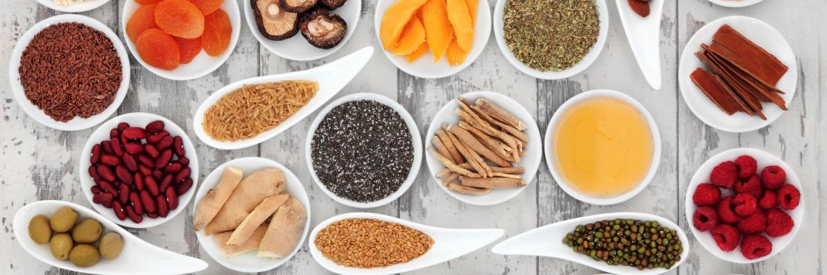 Per vivere più a lungo mangia cereali integrali, frutta, verdura, noci e semi