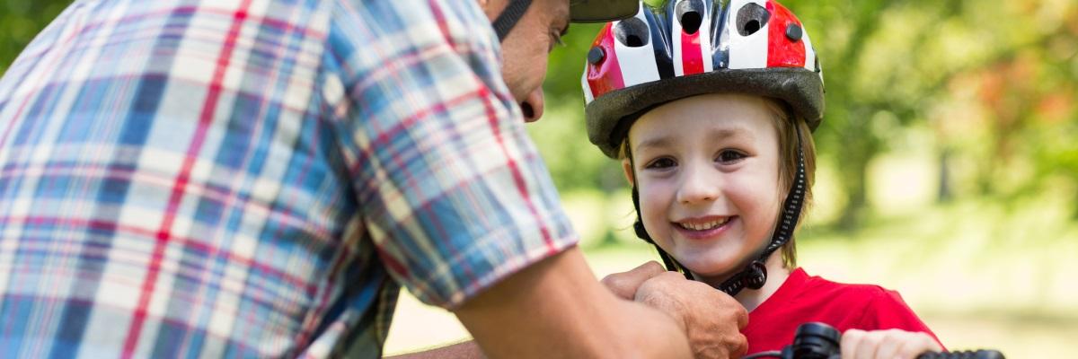 Sicurezza in bici: ecco cosa serve ai più piccoli
