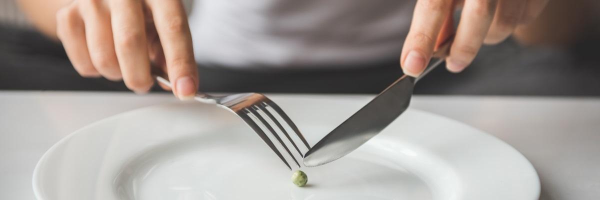 Disturbi alimentari: ecco quali sono i campanelli d’allarme