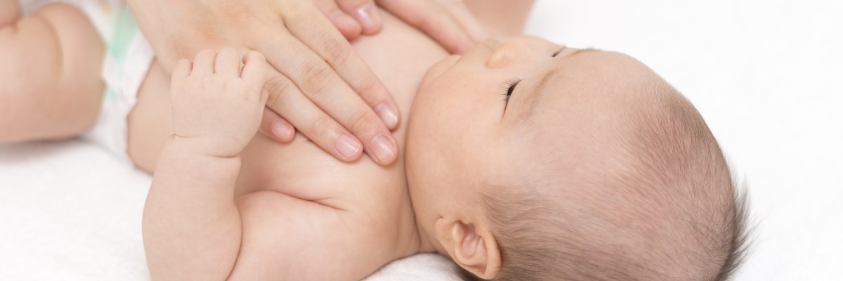 Massaggio infantile, perché fa bene