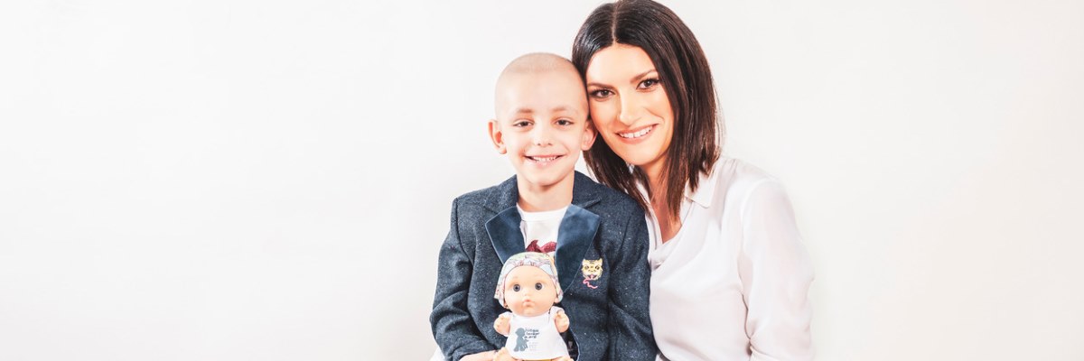 Bambole senza capelli per i piccoli pazienti oncologici