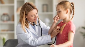 Mio figlio ha la tosse: un talk con gli esperti per rispondere alle domande dei genitori