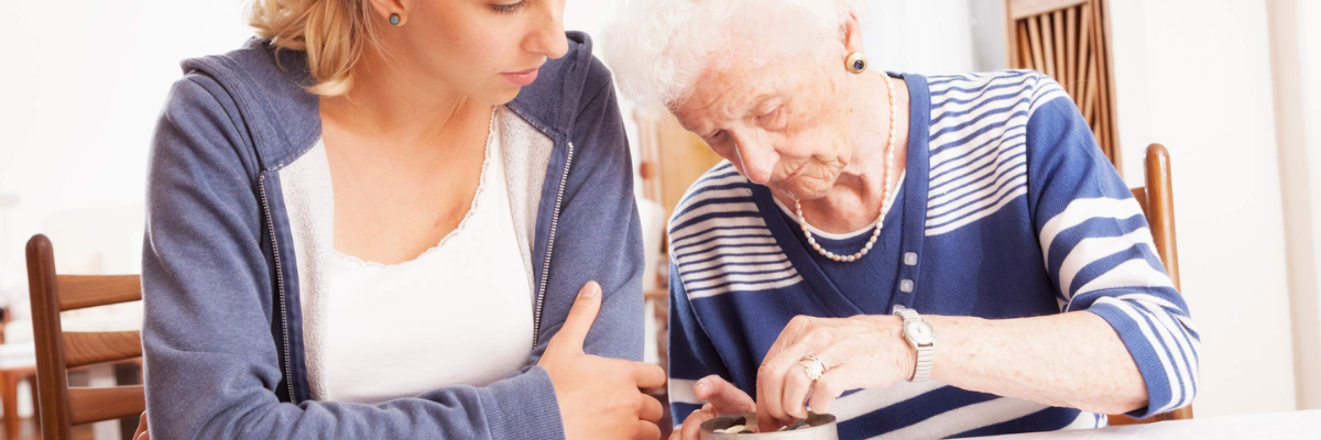Alzheimer: non solo farmaci, più spazio a riabilitazione e supporto emotivo