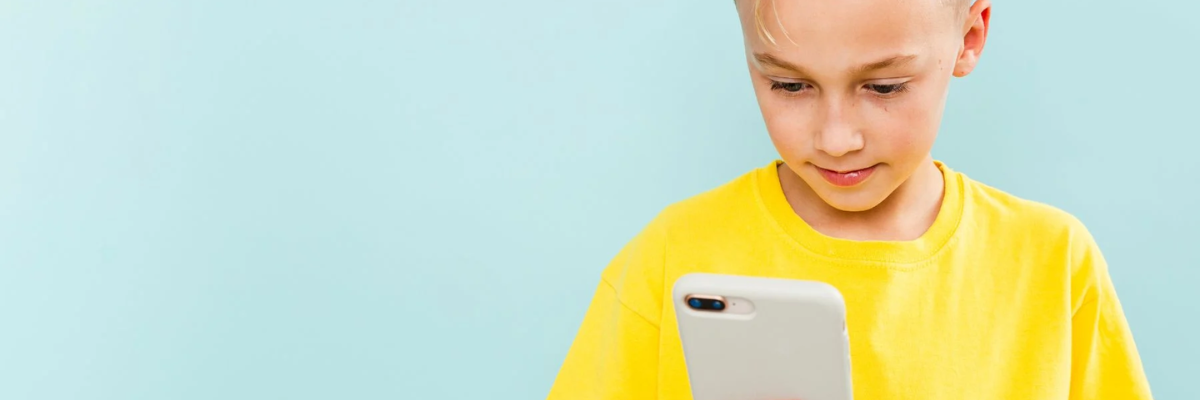 A che età il primo smartphone? La risposta dei pediatri
