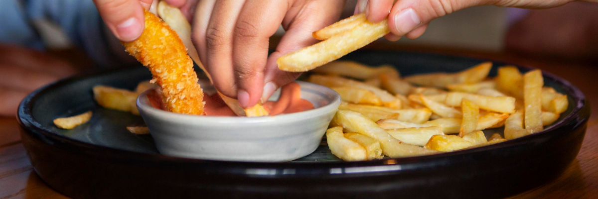 Dieta mediterranea al ristorante, arriva il bollino dei pediatri per i menù bambini