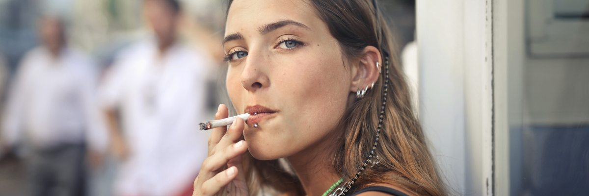 Sigarette e nicotina in Italia: si fuma meno ma si svapa di più