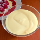 Tortino di lamponi, biscotto e crema leggera