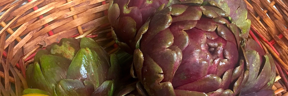 Zuppa rustica di carciofi e indivia