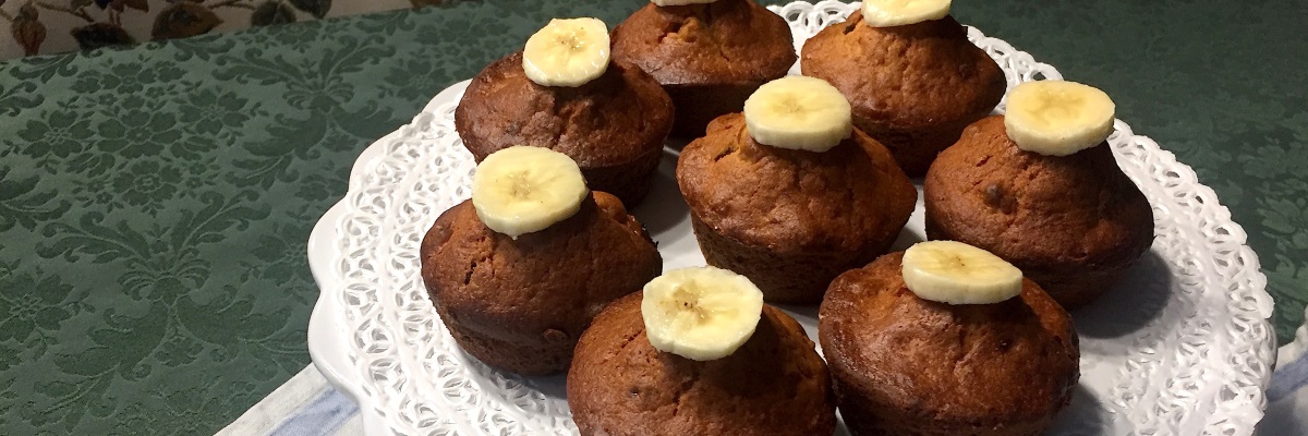 Muffin alla banana con cioccolato e noci