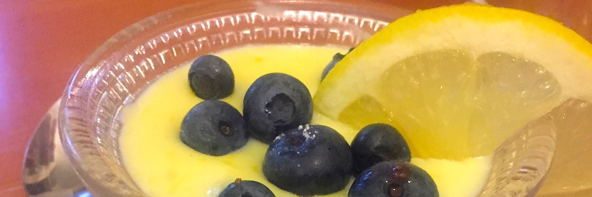 Budino con buccia di limone al profumo di limoncello