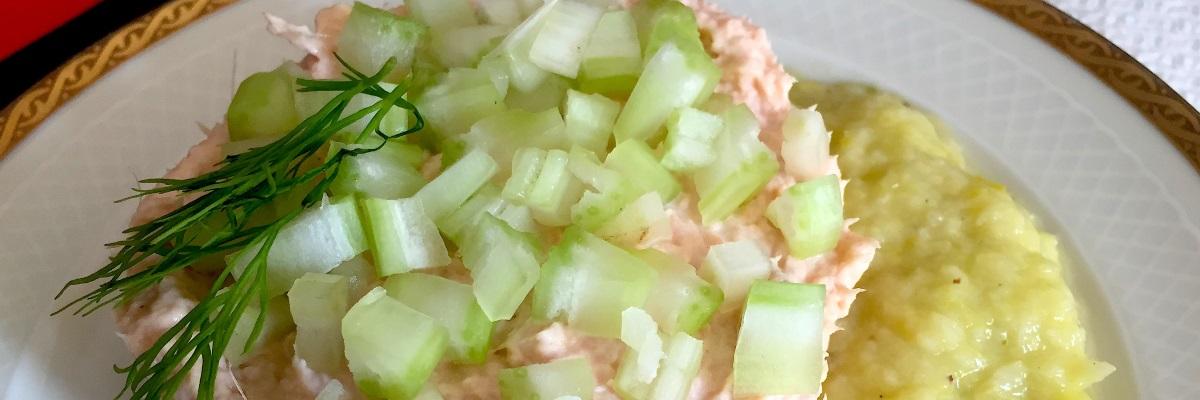 Mousse di trota salmonata in crema di porri con sedano croccante