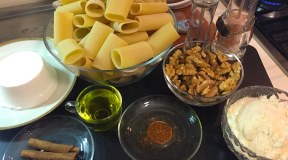 Ingredienti Teglia di paccheri in piedi, con noci e cannella