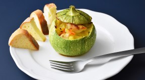 Cestini di zucchine con straccetti di pollo e carote