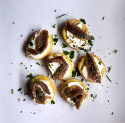 Crostini alle acciughe e Philadelphia light