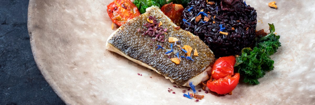 Riso nero ai sapori di mare. Le ricette di Rachele Aspesi