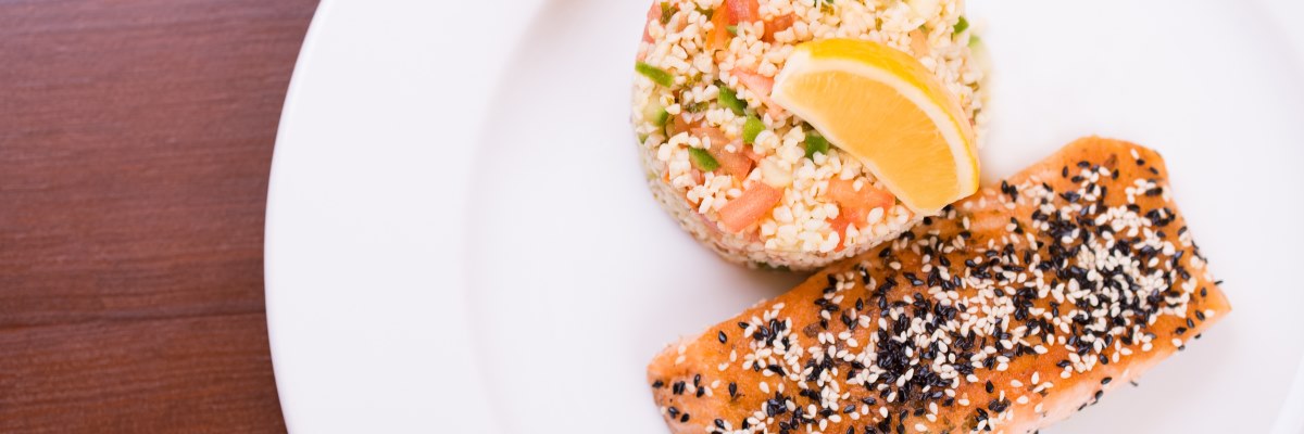 Tortino di miglio e salmone. Le ricette di Rachele Aspesi